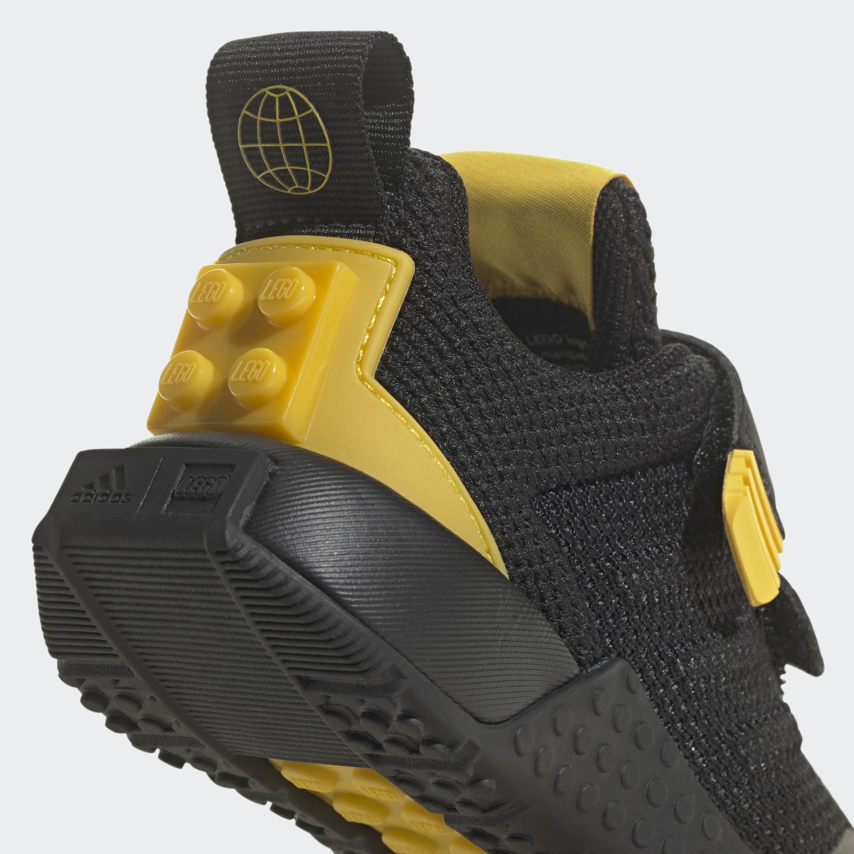 Adidas x LEGO Sport Pro Laufschuh. 10