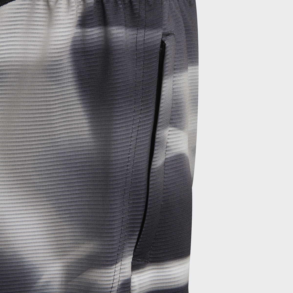 Adidas Pantalón corto HEAT.RDY Knit. 4