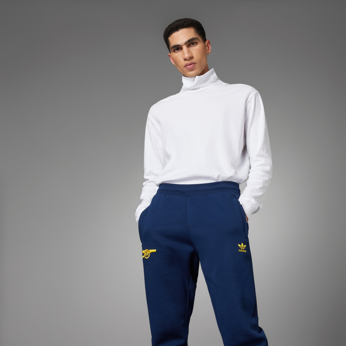 Adidas Arsenal Essentials Trefoil Pants. 5