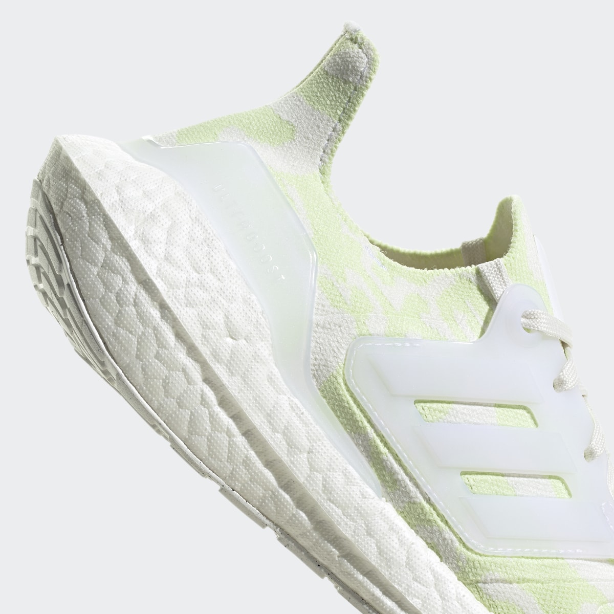 Adidas ULTRABOOST 22 SHOES. 10