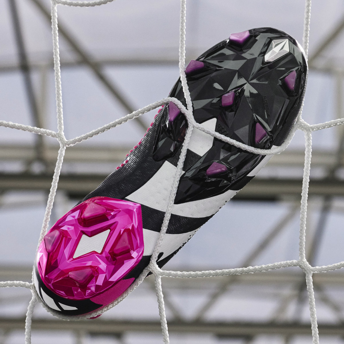 Adidas Predator Accuracy+ Çim Saha Kramponu. 10