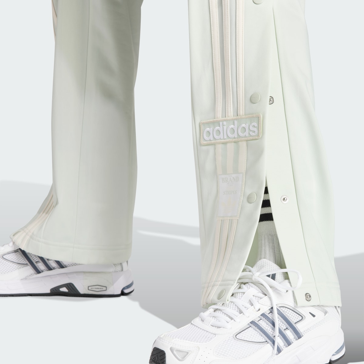 Adidas Pantalon Neutral Court Adibreak. 6