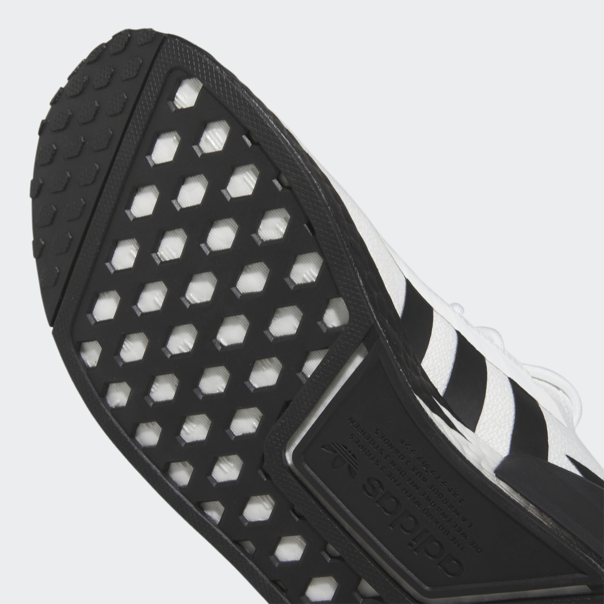 Adidas Scarpe NMD_R1 V2. 4