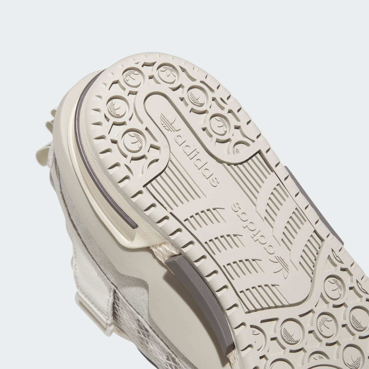 Adidas Zapatilla Forum Mod Low. 10