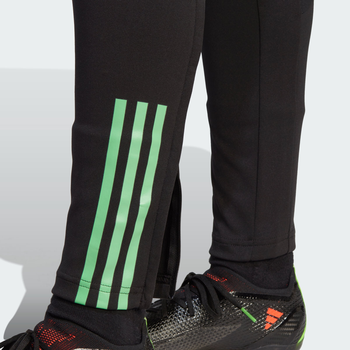 Adidas Spodnie FC Bayern Tiro 23 Training. 7