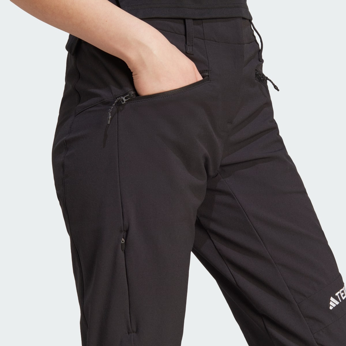 Adidas Pantaloni da alpinismo Terrex Techrock Soft Shell. 7