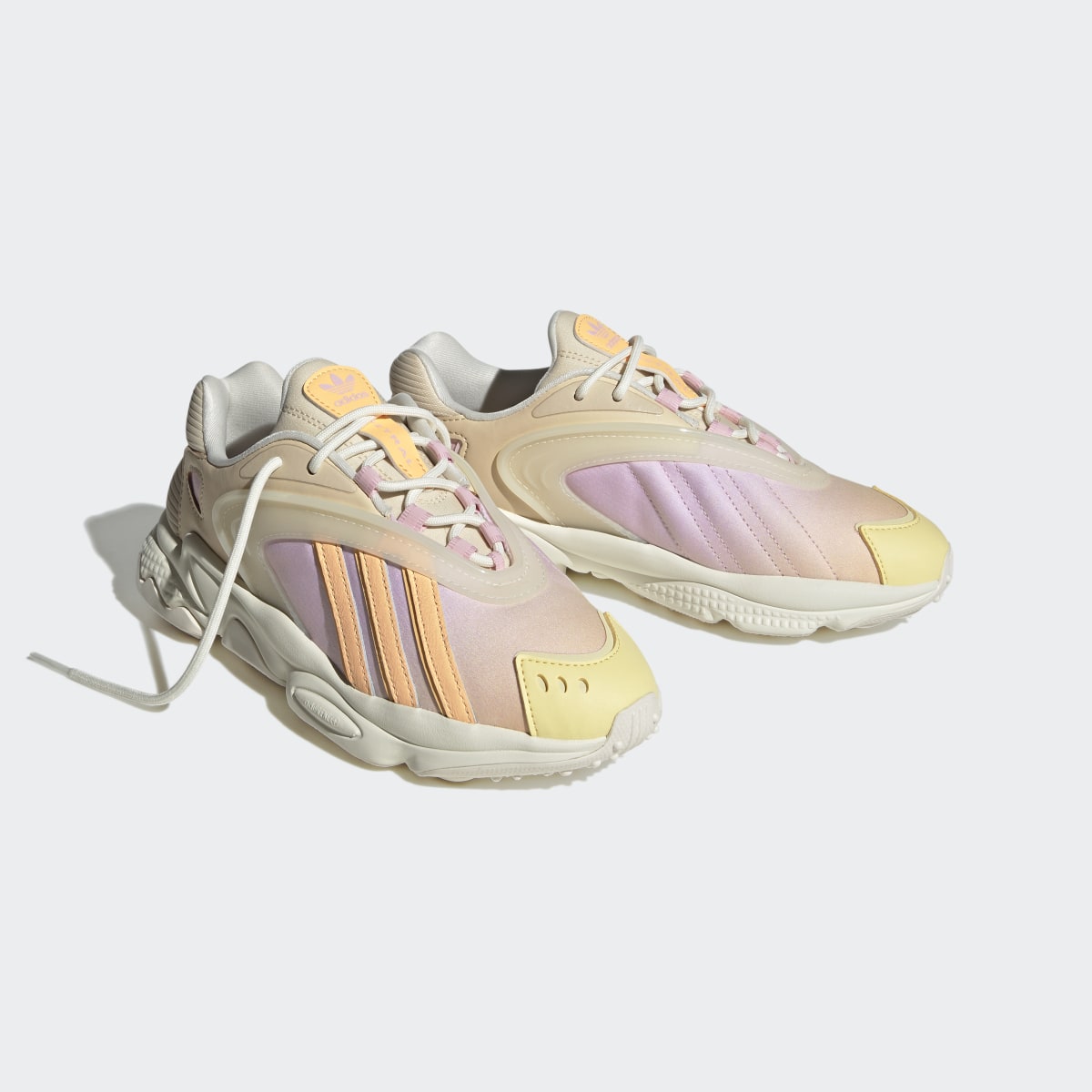 Adidas Chaussure Öztral. 8