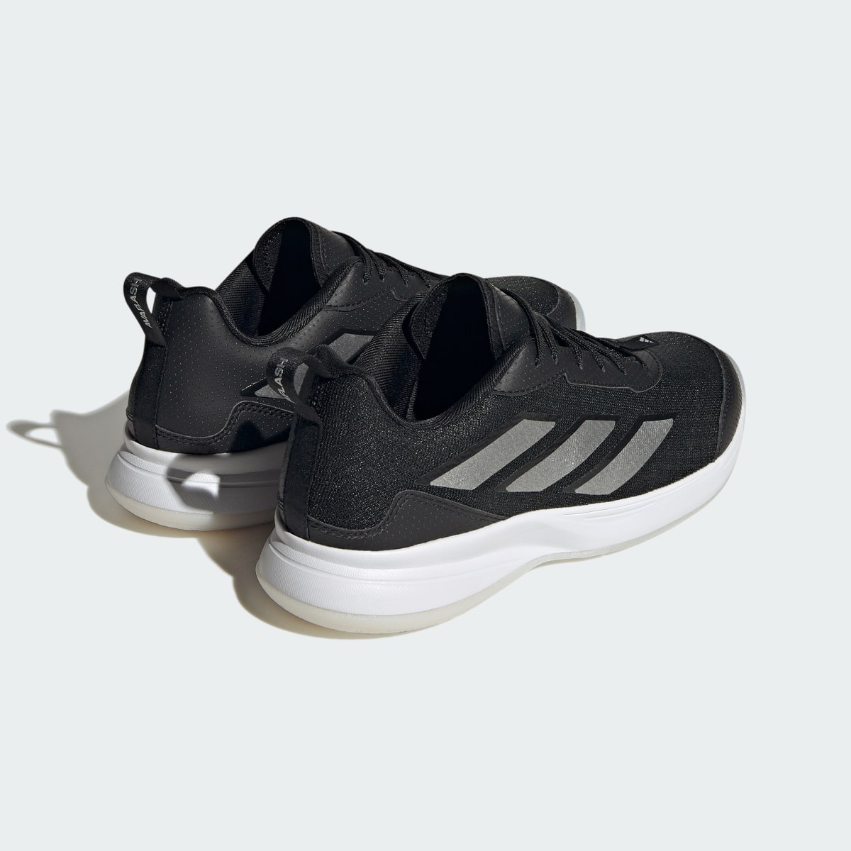 Adidas Chaussure de tennis basse Avaflash. 9