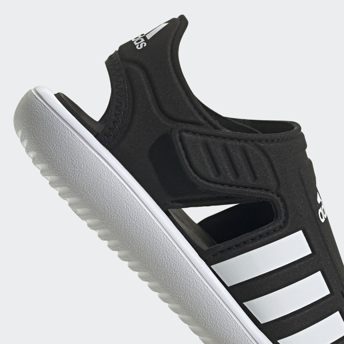 Adidas Summer Closed Toe Water Sandale. 10