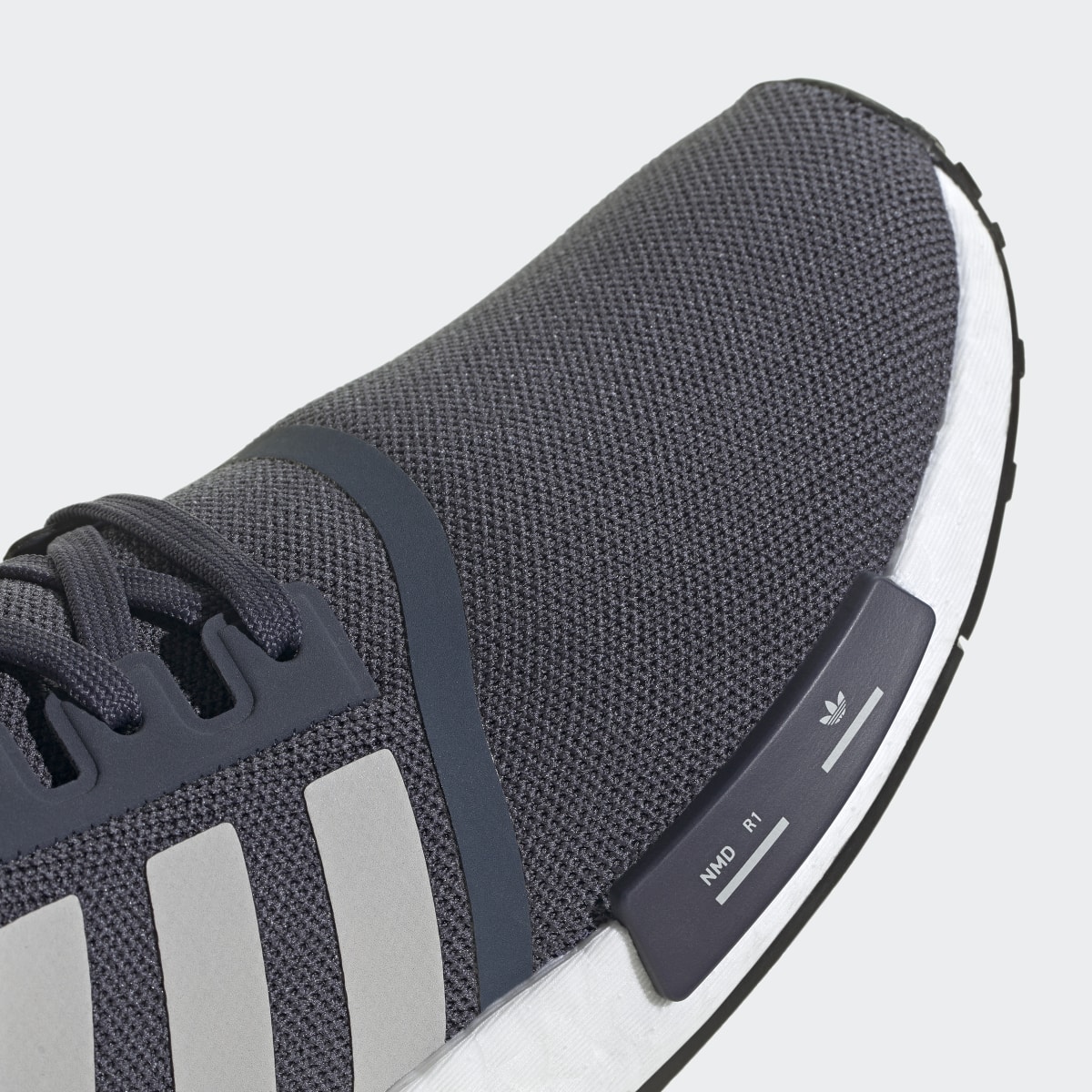 Adidas Tenis NMD_R1. 9