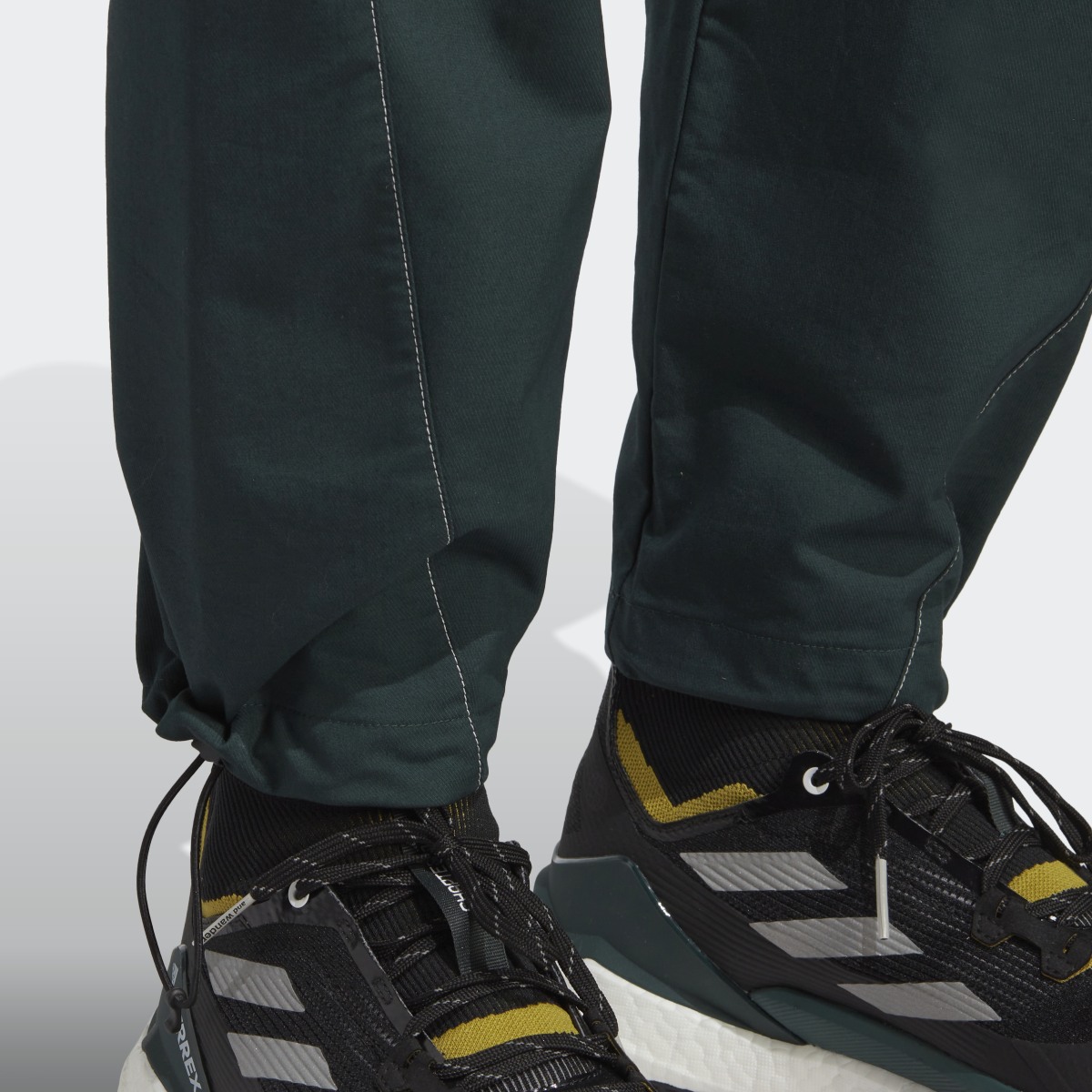 Adidas Pantaloni Terrex x and wander. 7