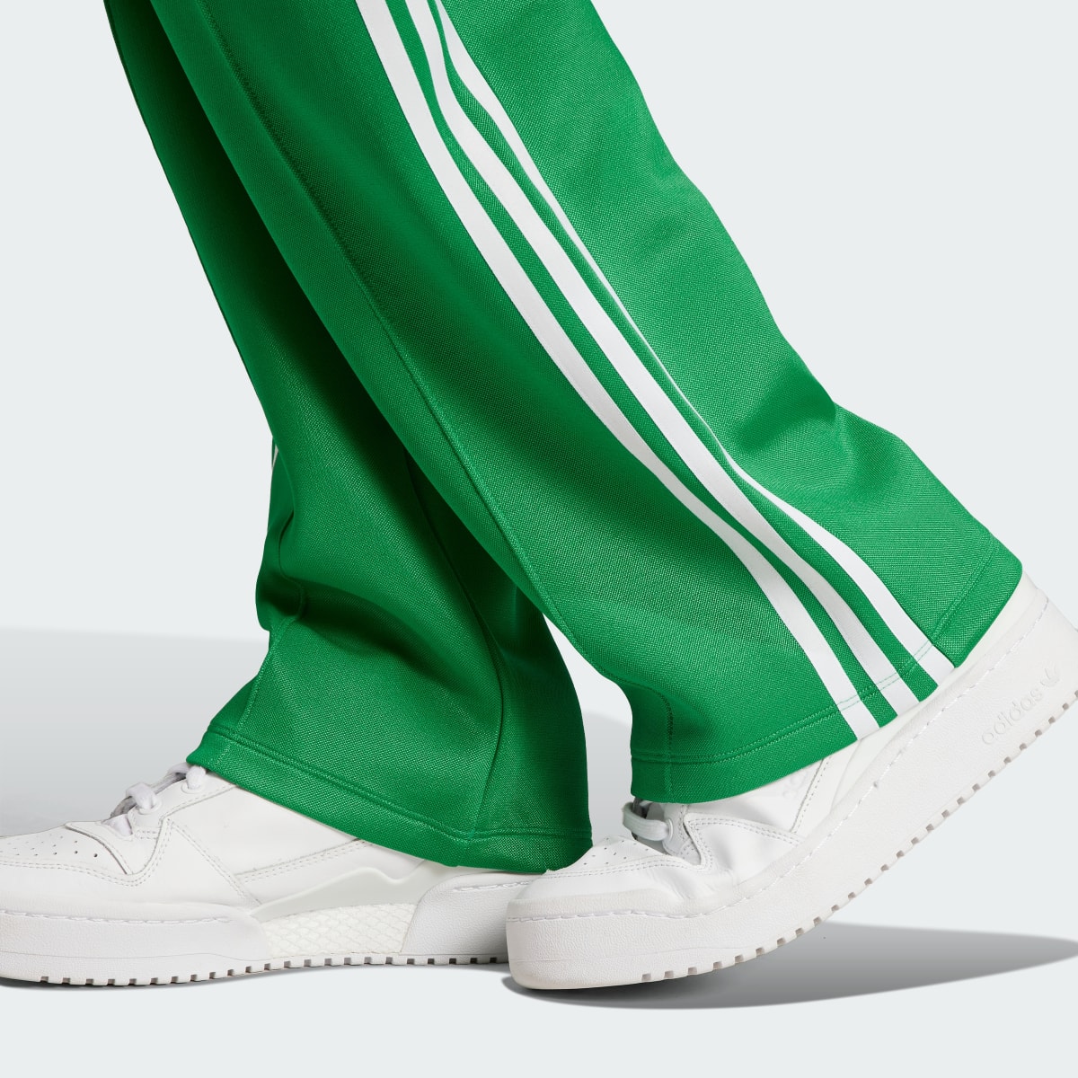 Adidas Spodnie dresowe Adicolor Classics Oversized SST. 5