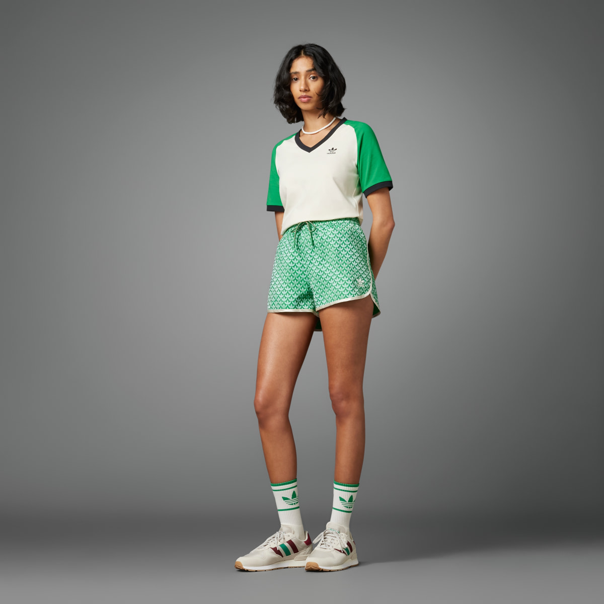 Adidas T-shirt adicolor 70s V-Neck Cali. 5 Adidas T-shirt adicolor 70s V-Neck Cali. 5