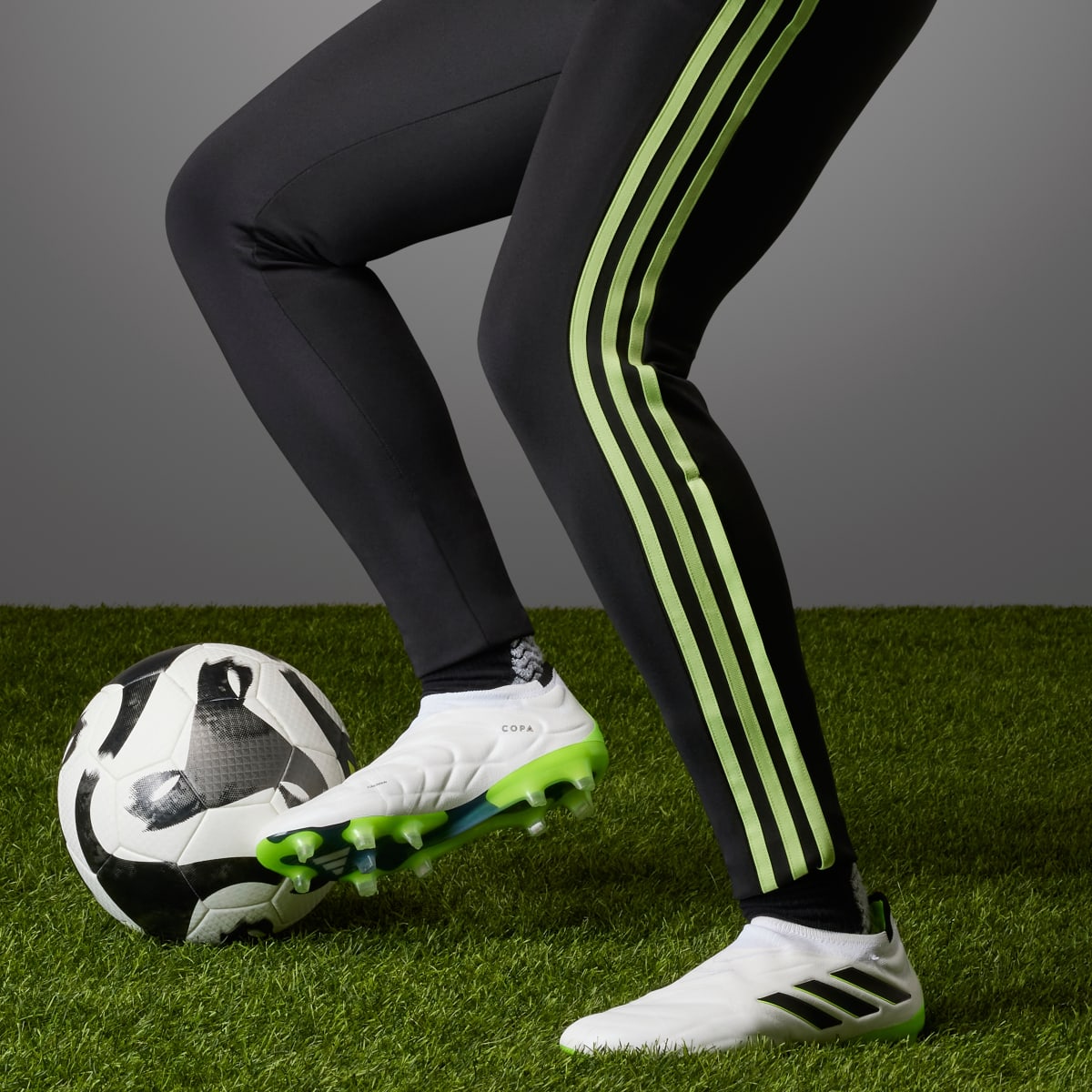 Adidas Botas de Futebol Copa Pure II+ – Piso firme. 9