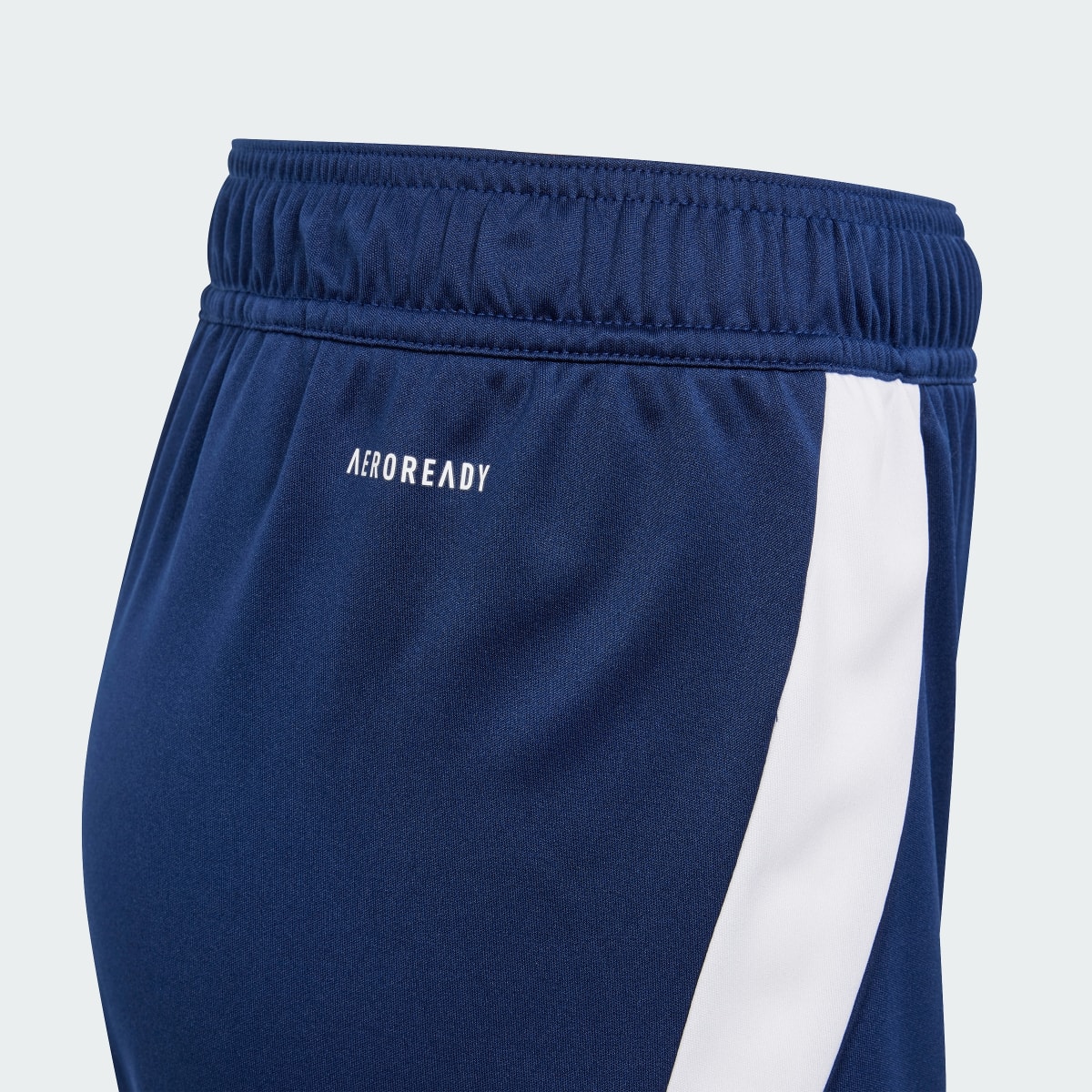 Adidas Shorts de Entrenamiento Tiro 24 Kids. 4