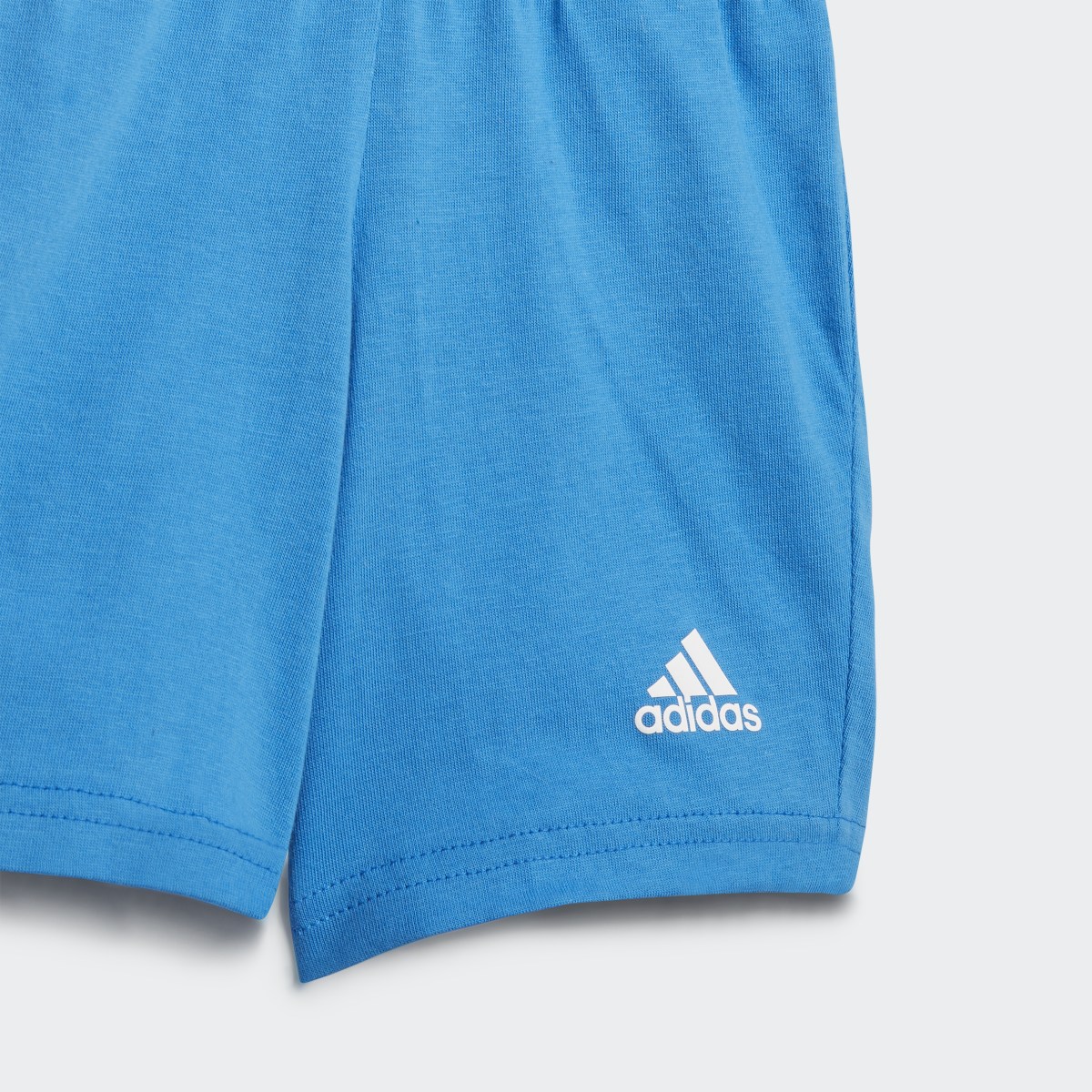 Adidas Essentials Set aus T-Shirt und Shorts. 9