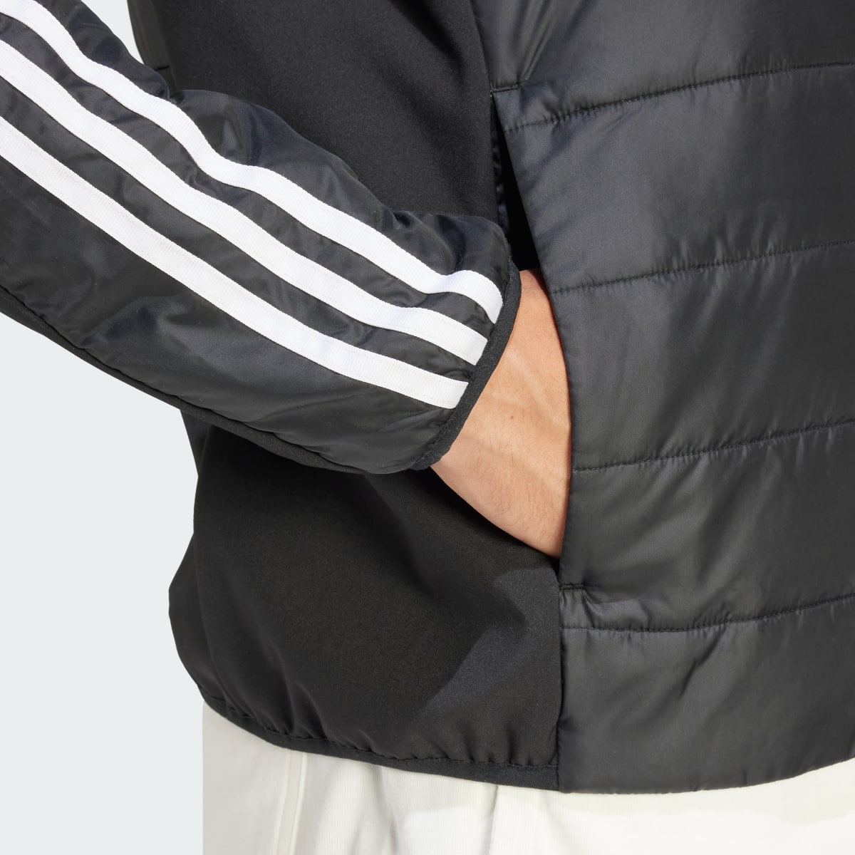 Adidas Chaqueta con capucha Essentials Insulated Hybrid 3 bandas. 7