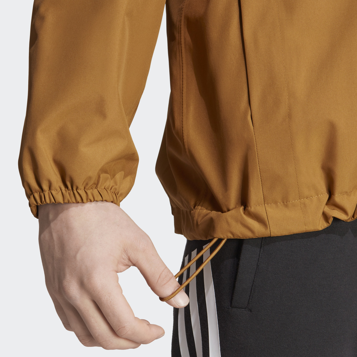 Adidas Chaqueta Essentials RAIN.RDY. 9