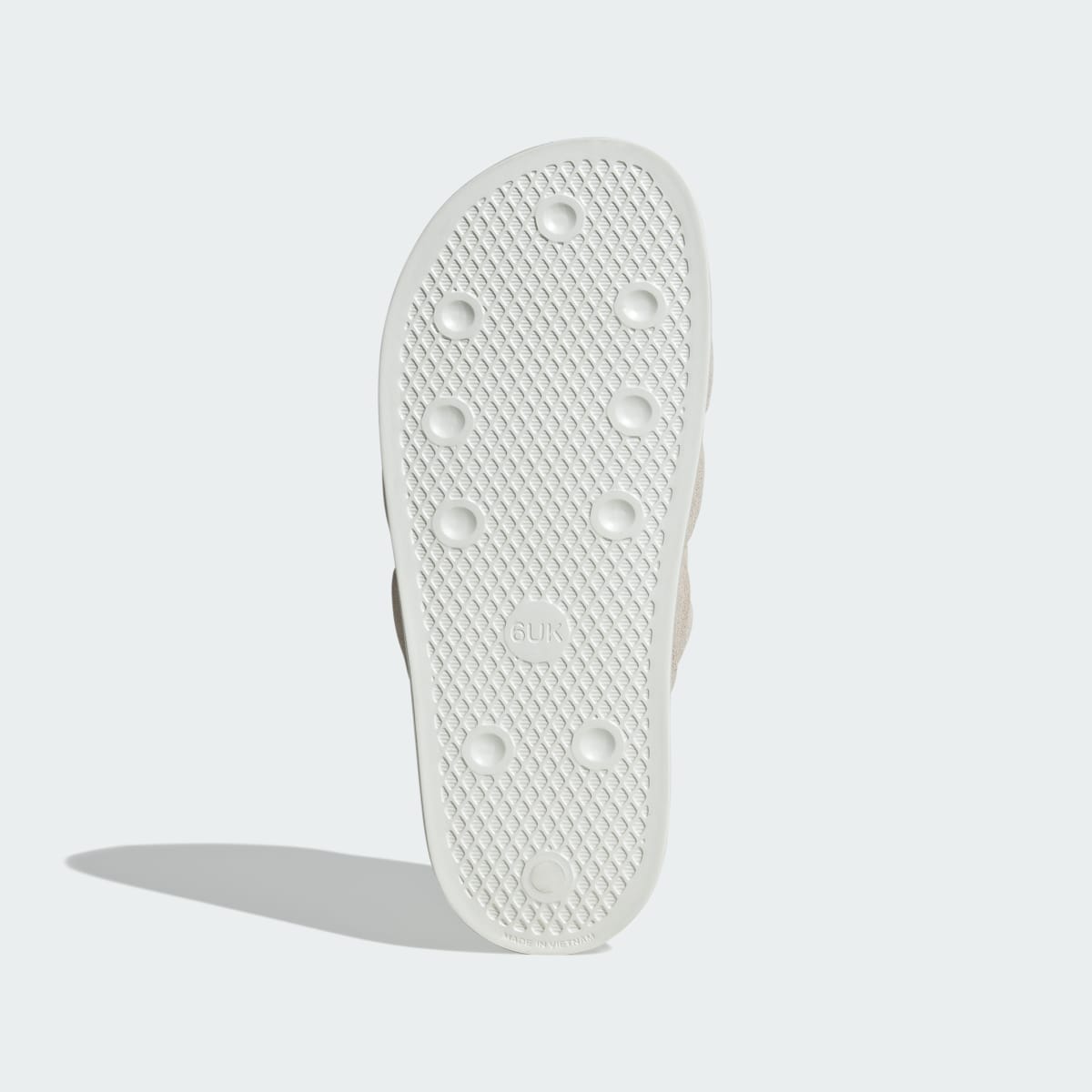 Adidas Adilette Essential Slides. 4