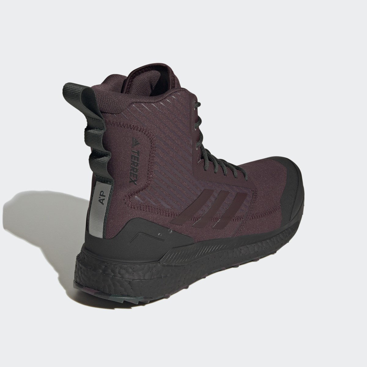 Adidas Bota Terrex Free Hiker XPL GTX. 14