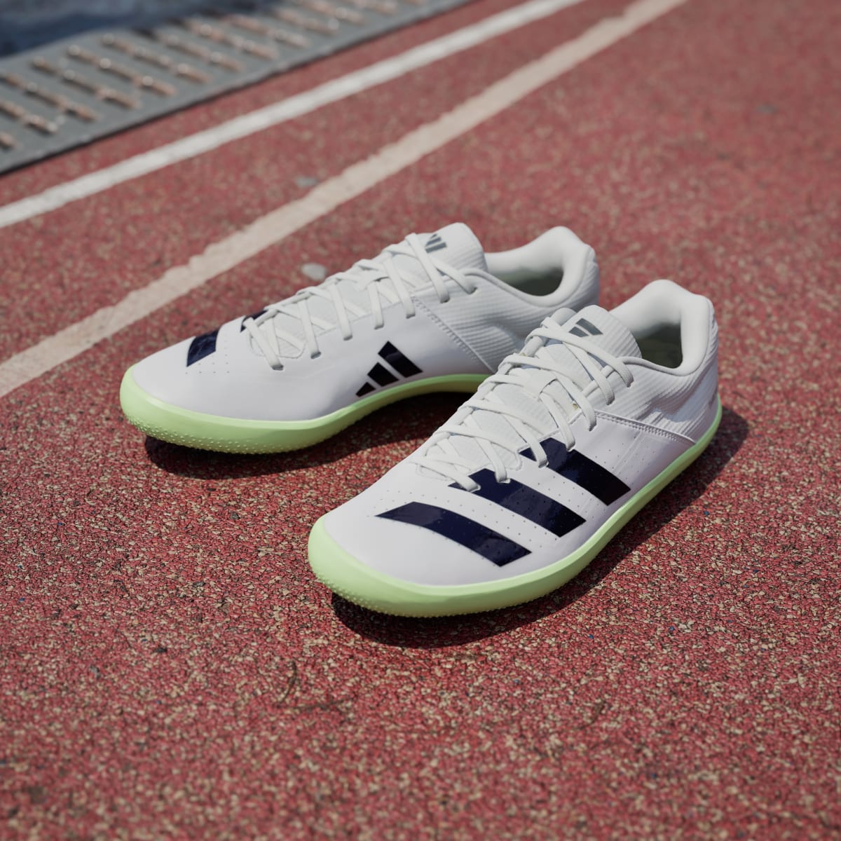 Adidas Chaussure Throwstar. 4