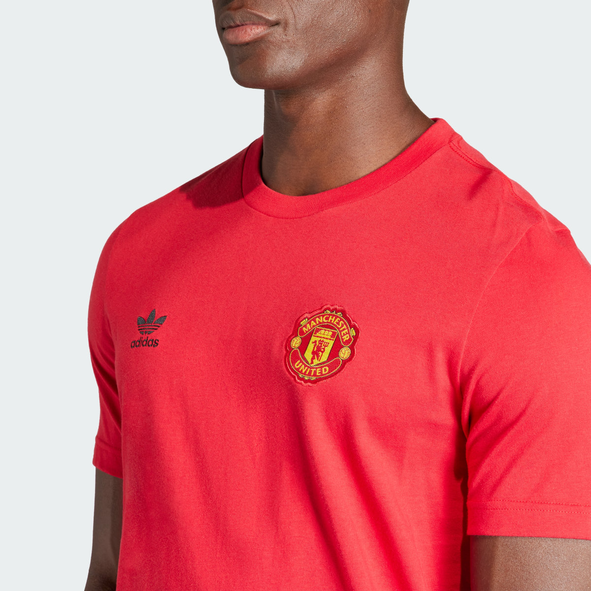 Adidas Camiseta Manchester United Essentials Trefoil. 6