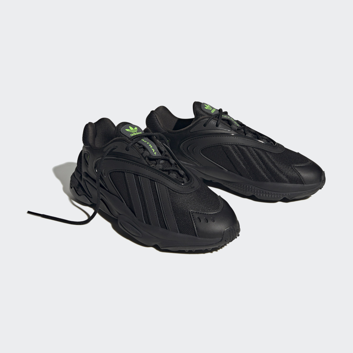 Adidas Chaussure Oztral. 5