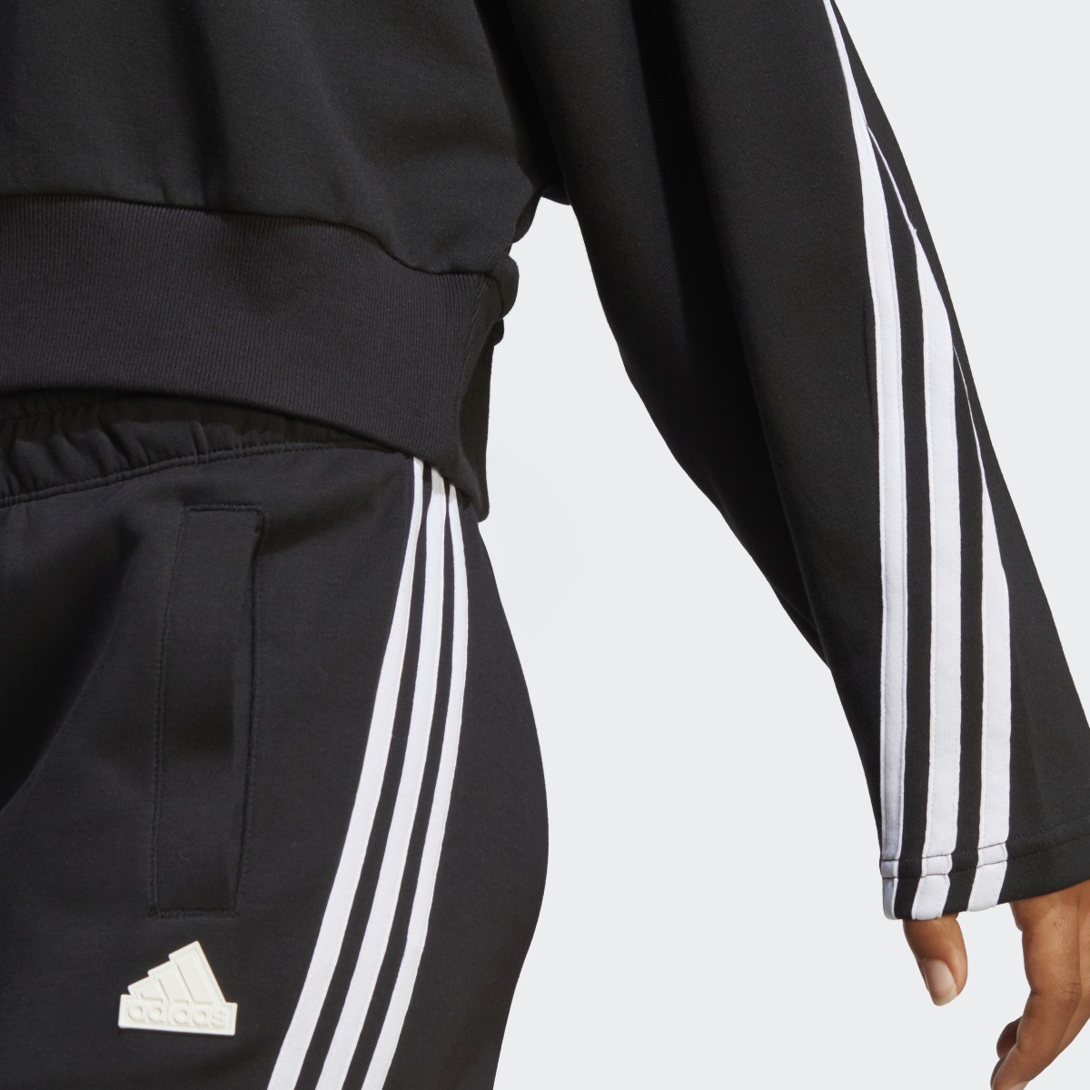 Adidas Sweatshirt 3-Stripes Future Icons. 8