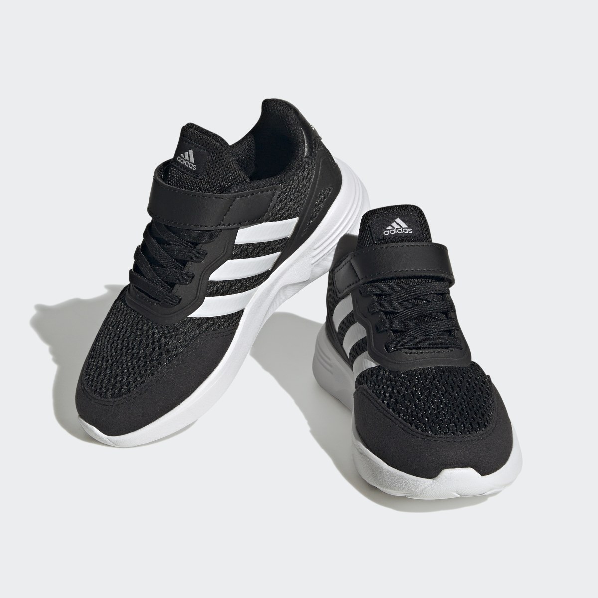 Adidas Chaussure à lacets élastiques et scratch Nebzed. 5