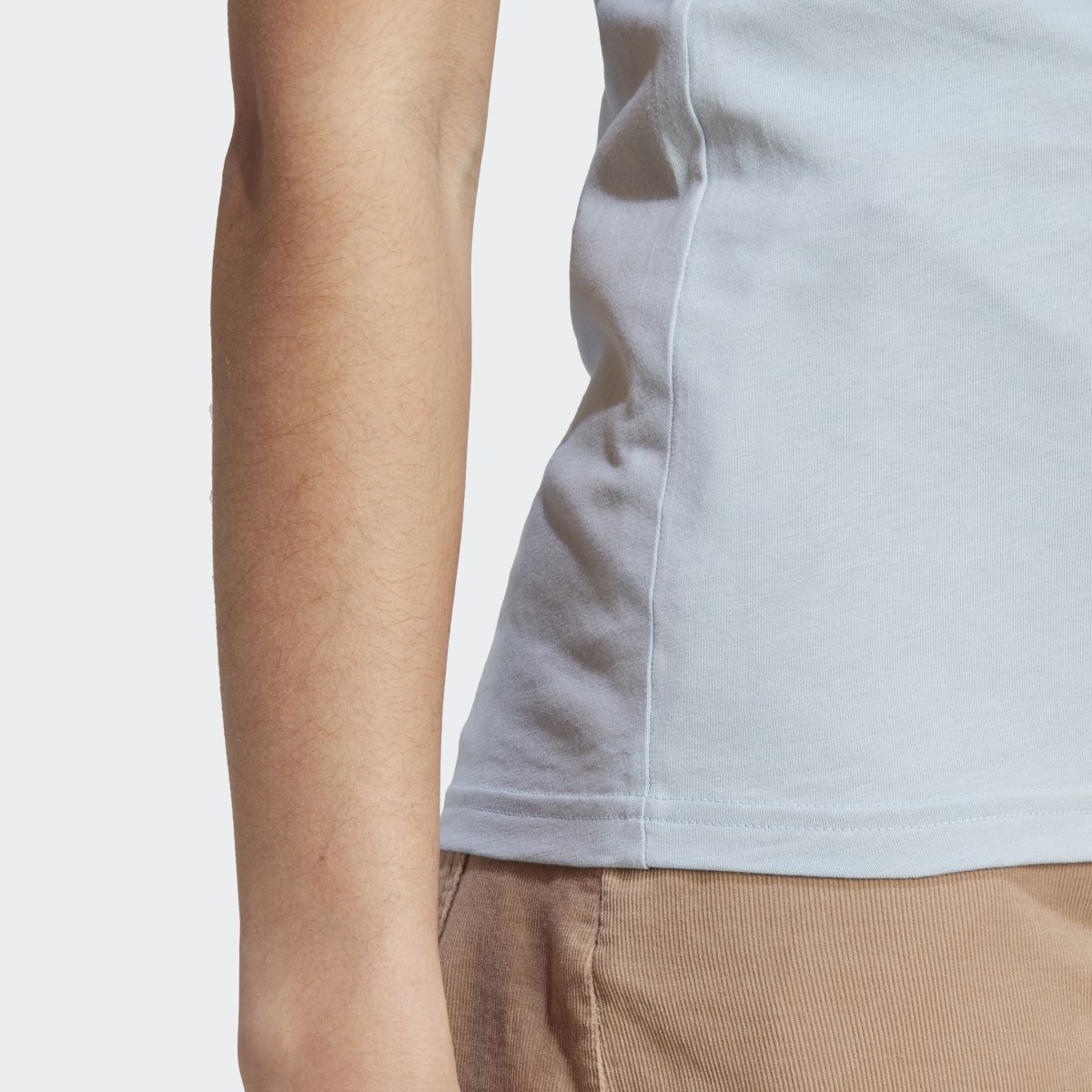 Adidas T-shirt LOUNGEWEAR Essentials Slim 3-Stripes. 6
