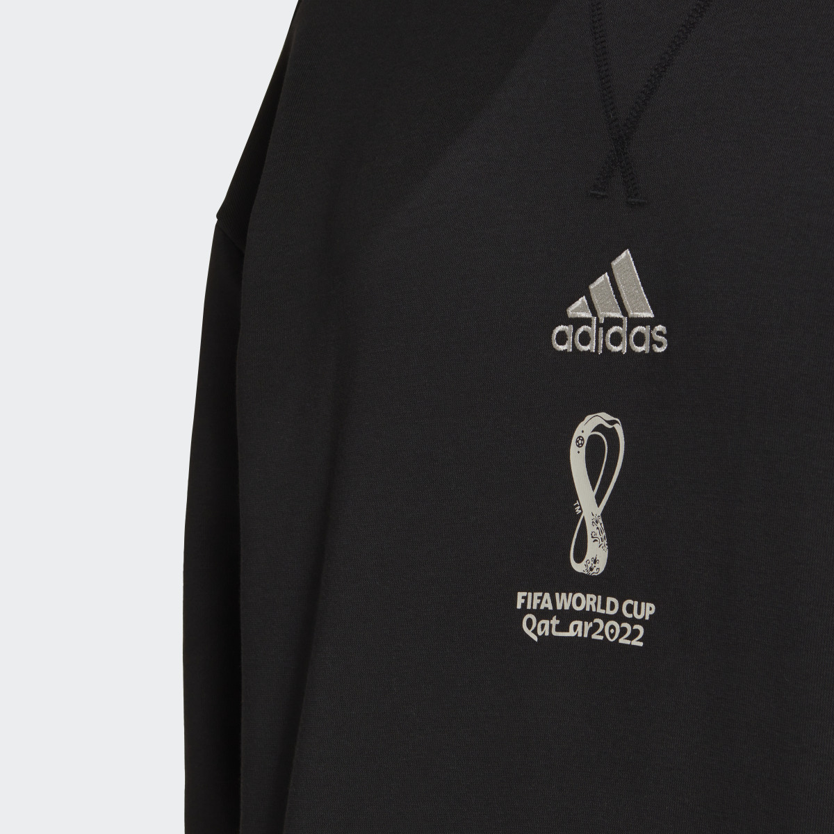 Adidas Sudadera Emblema Oficial Copa Mundial de la FIFA 2022™. 6