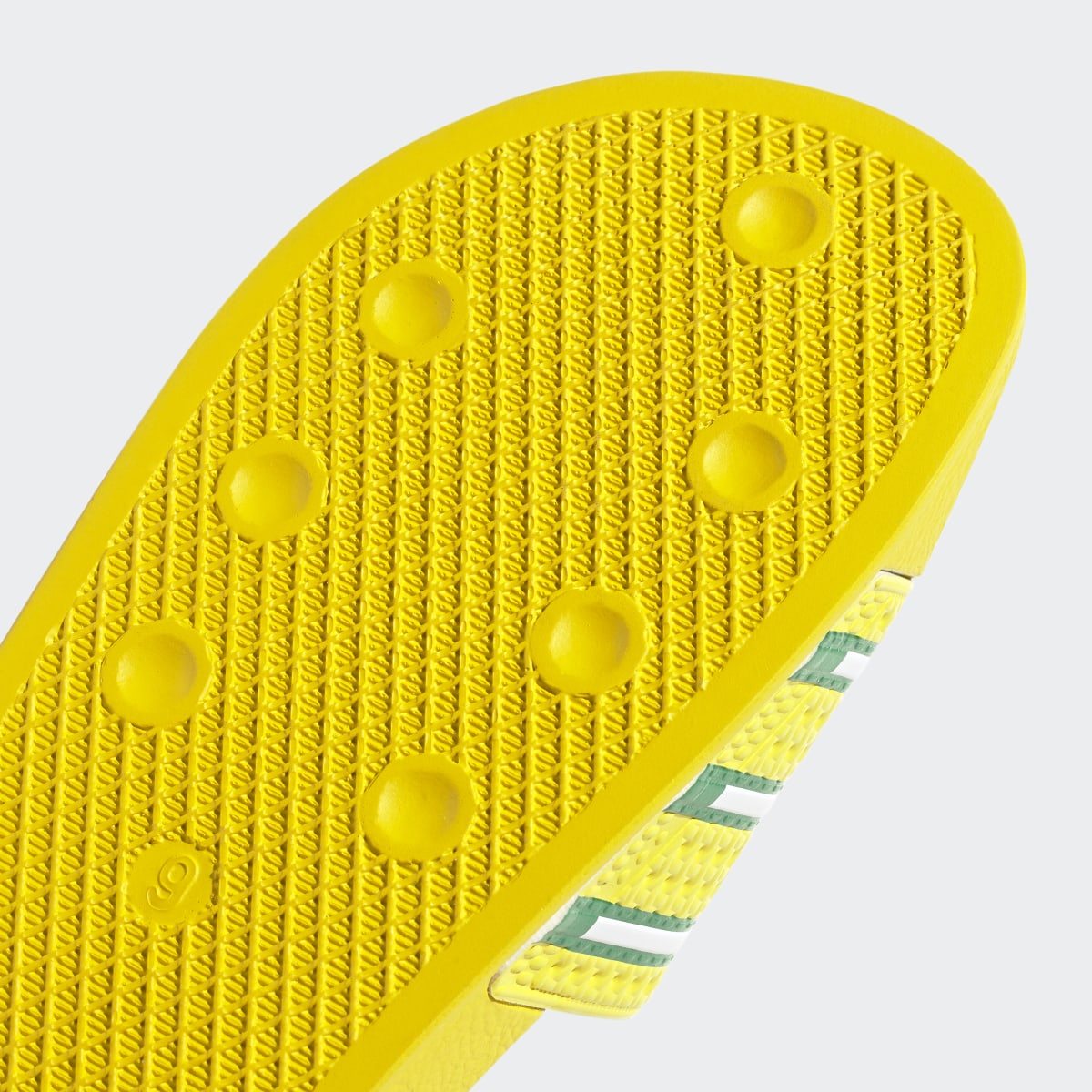 Adidas Chancla Adilette. 10