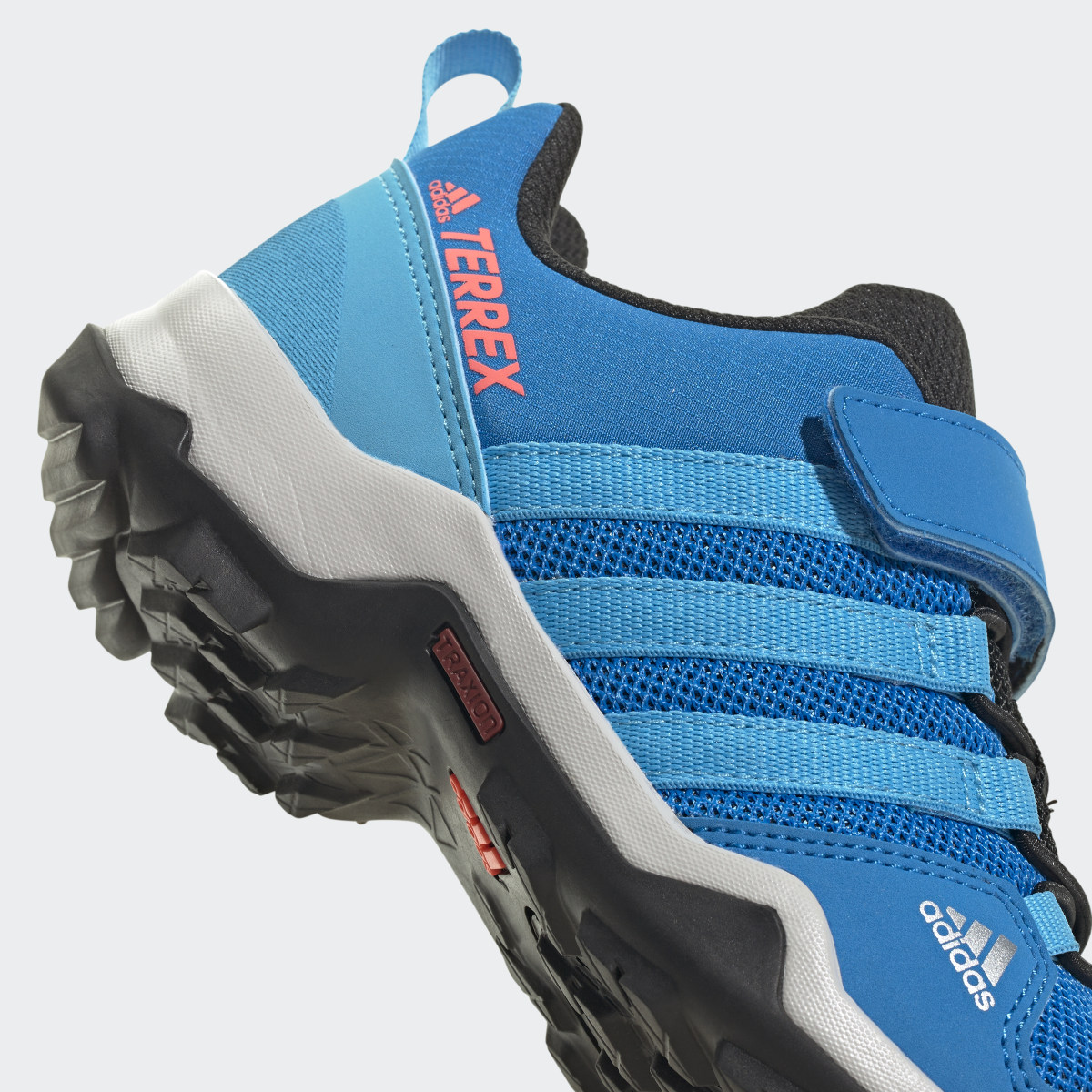 Adidas Scarpe da hiking Terrex AX2R CF. 10