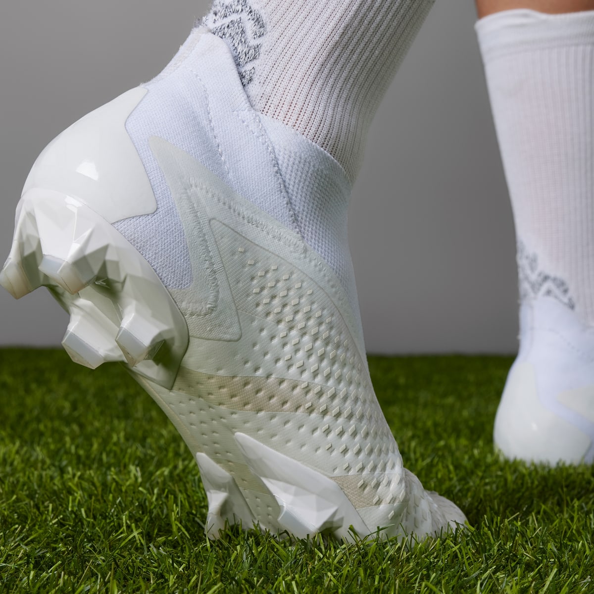 Adidas Botas de Futebol Predator Accuracy+ – Piso firme. 8