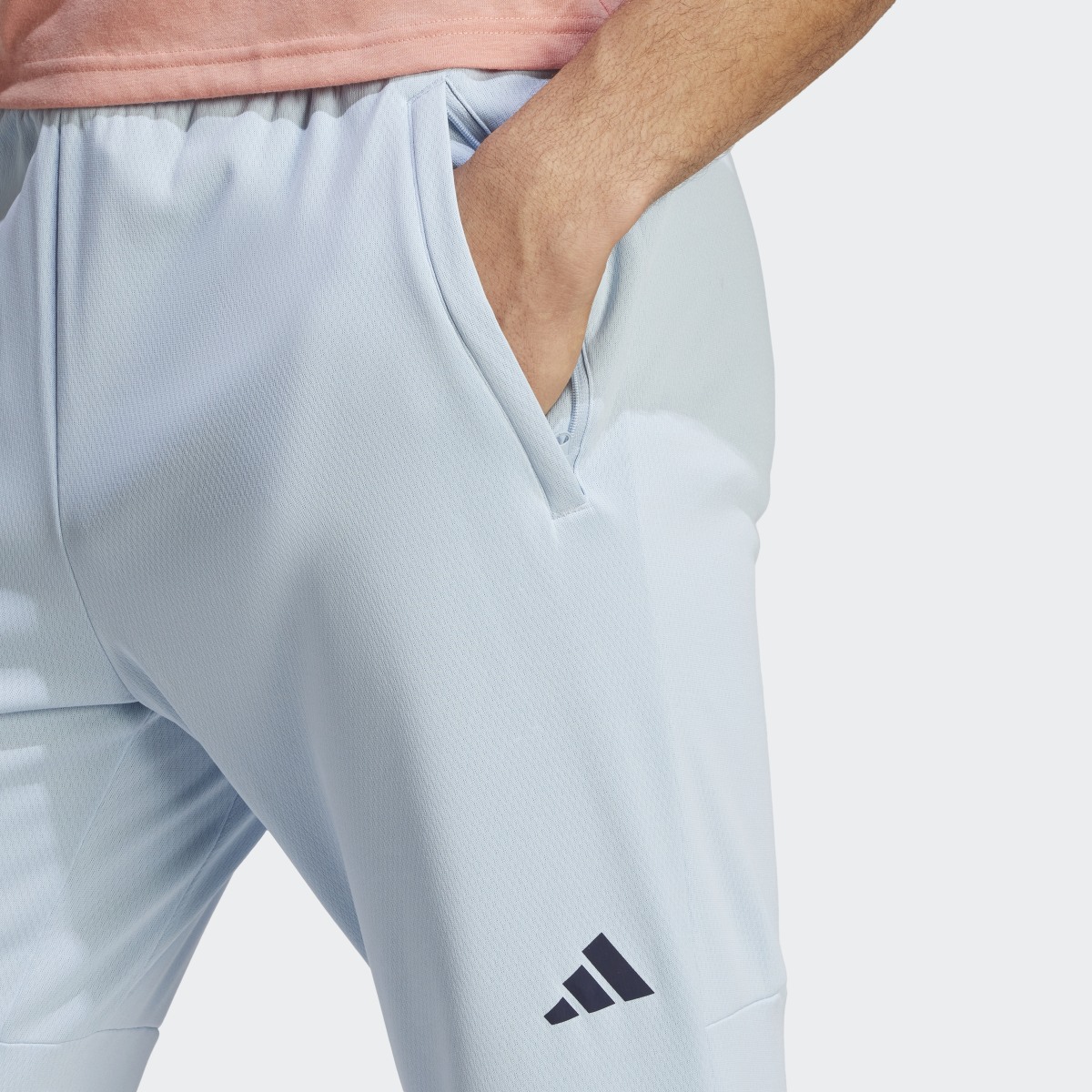 Adidas Pantaloni da allenamento Train Essentials Seasonal Woven. 5