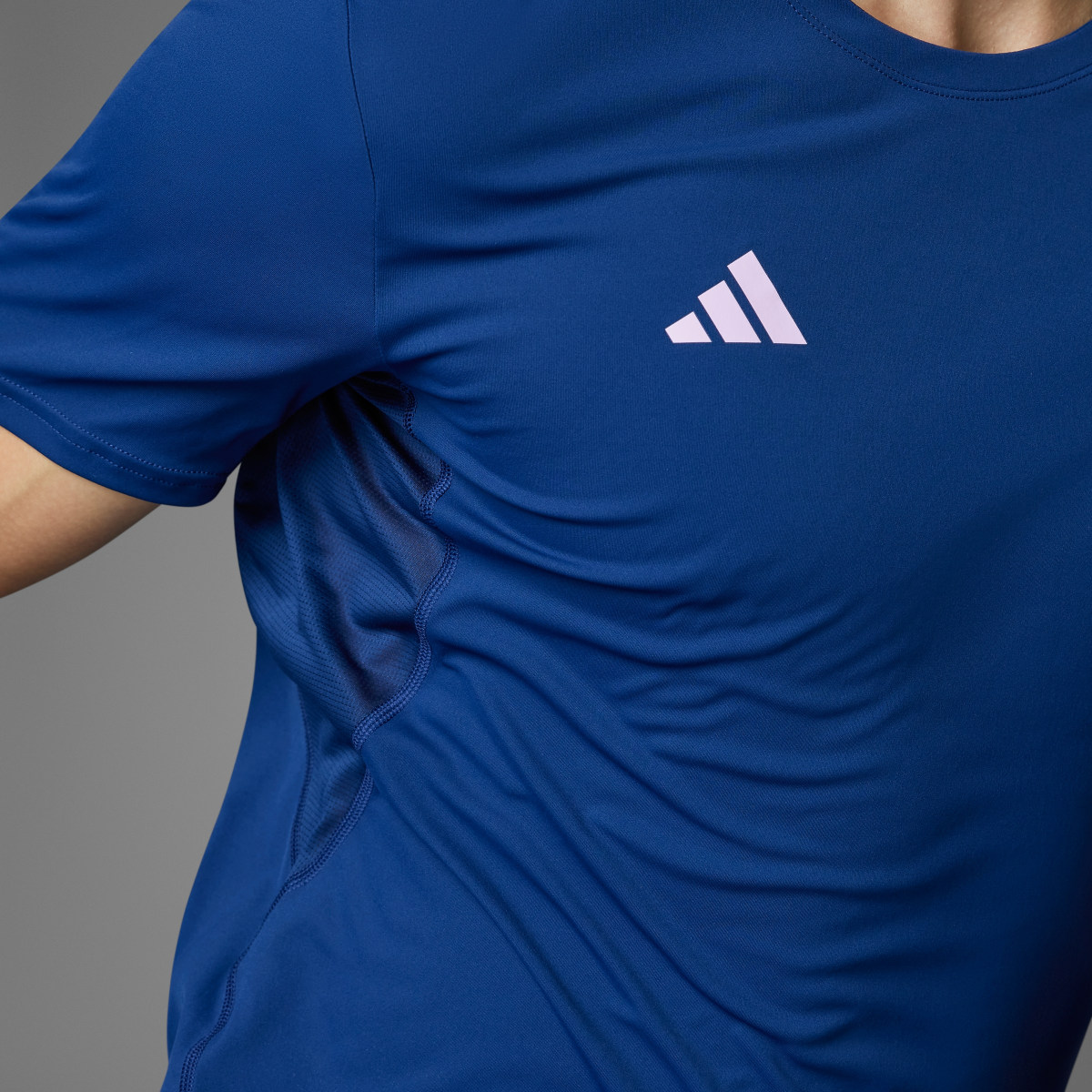 Adidas Playera de Running Adizero Essentials. 7