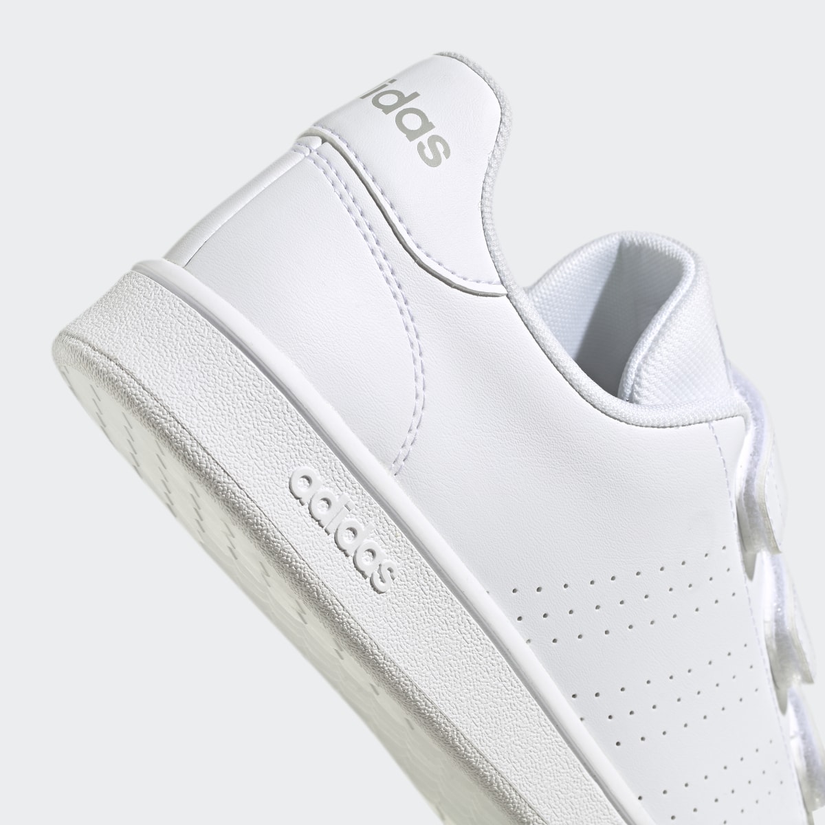 Adidas ADVANTAGE BASE VELCRO. 8