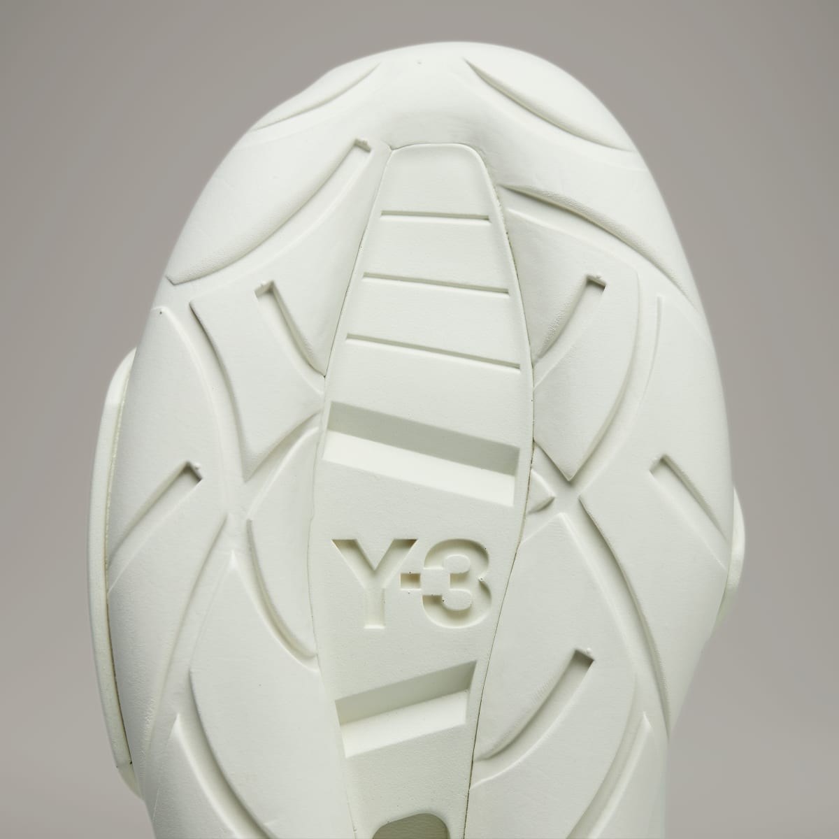 Adidas Y-3 Qasa. 10