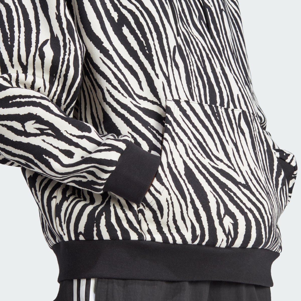 Adidas Sweat-shirt à capuche à imprimé animal zèbre intégral Essentials. 7