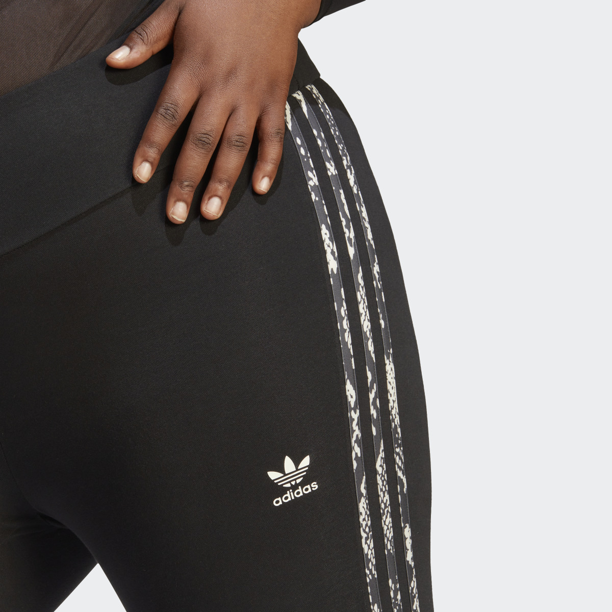 Adidas 3-Streifen Print Leggings – Große Größen. 6