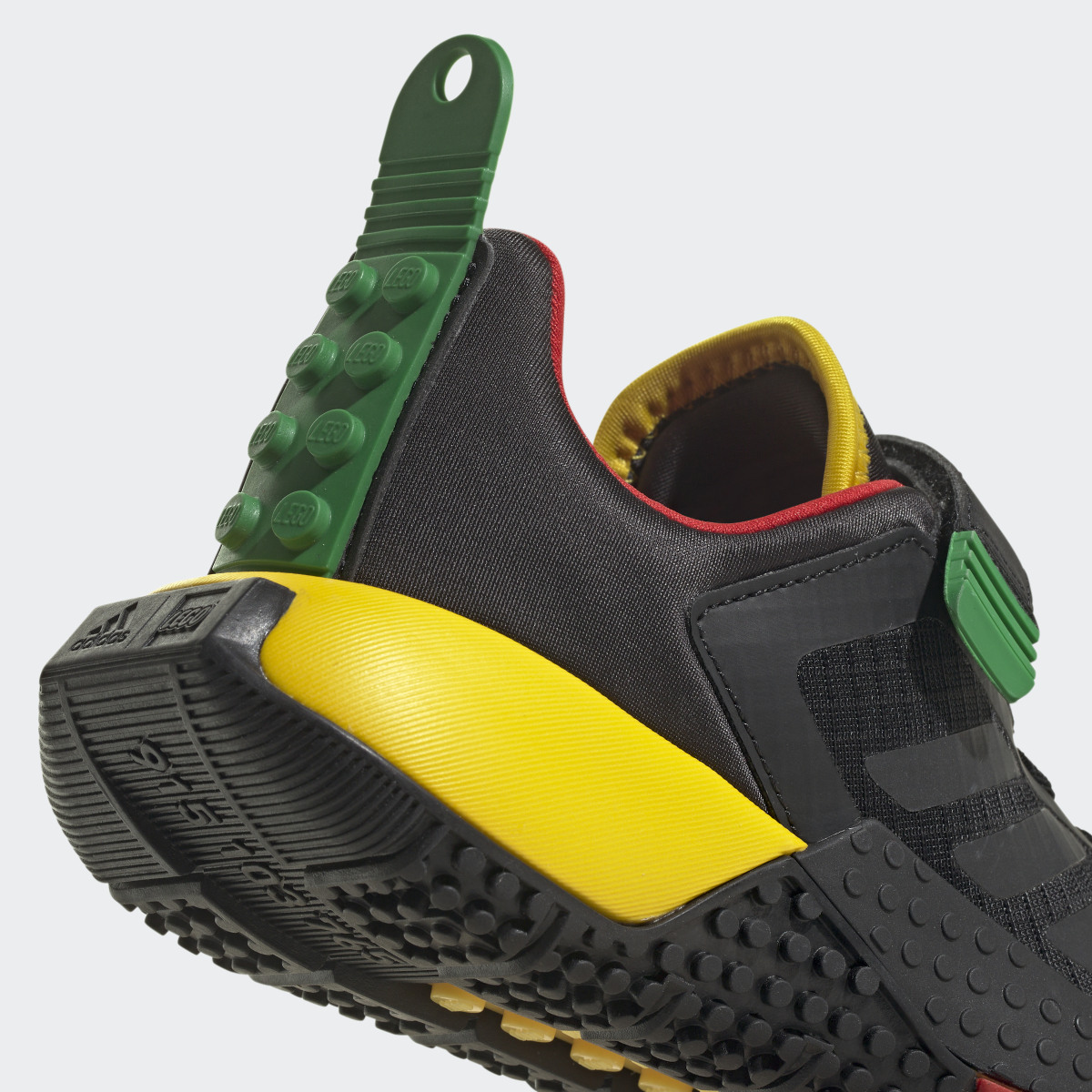 Adidas Chaussure lacets élastiques et scratch sur le dessus adidas DNA x LEGO® Tech RNR. 9