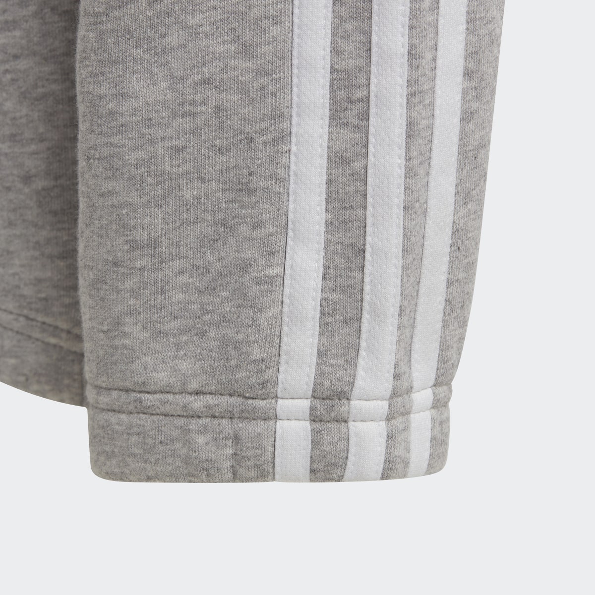 Adidas Calças em Fleece 3-Stripes Essentials. 7