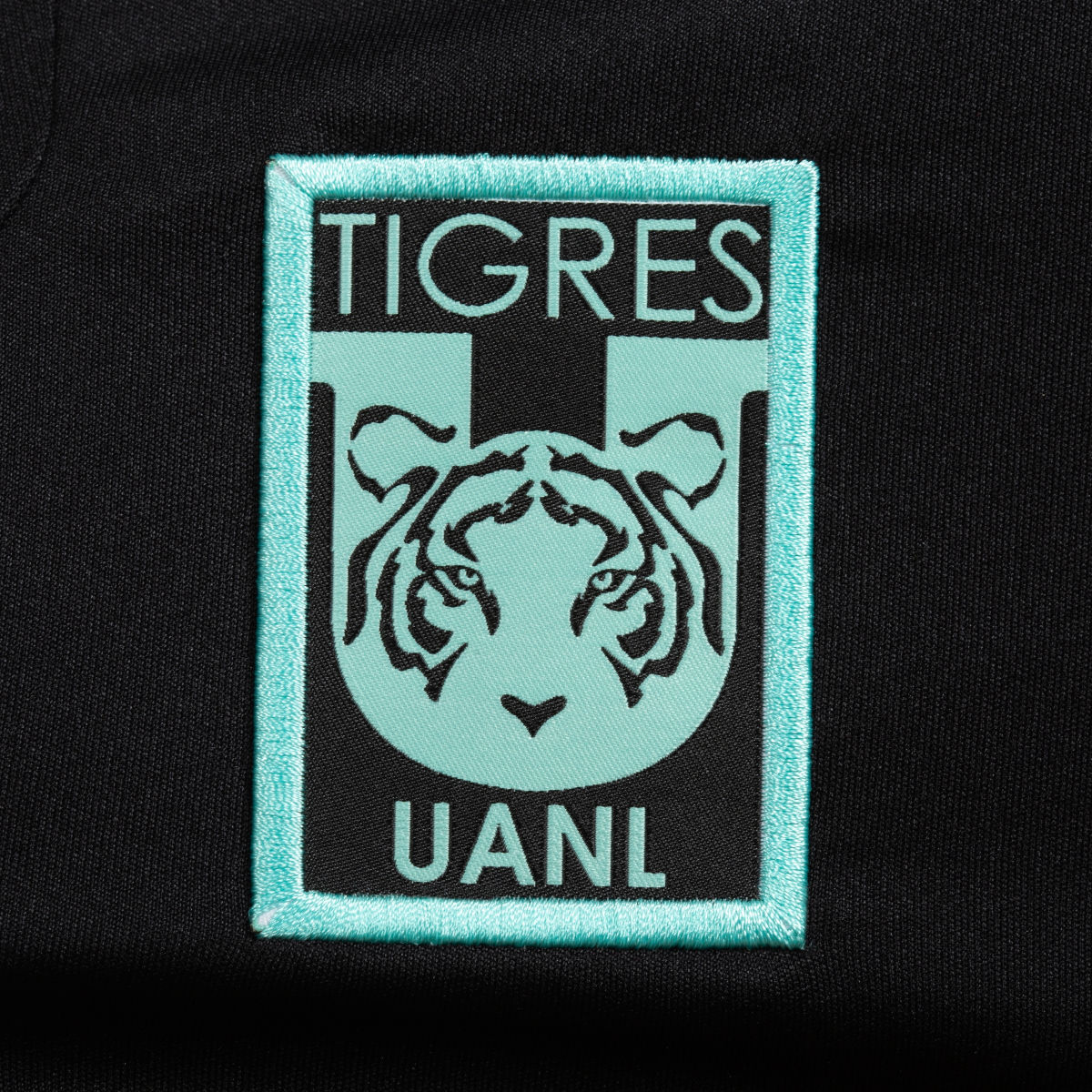 Adidas Shorts Tiro Tigres UANL edición Dia de la tierra. 5