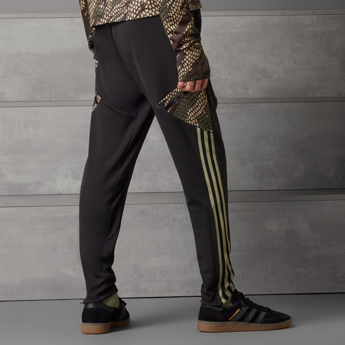 Adidas Calças de Treino Condivo 23 Arsenal x Maharishi. 10