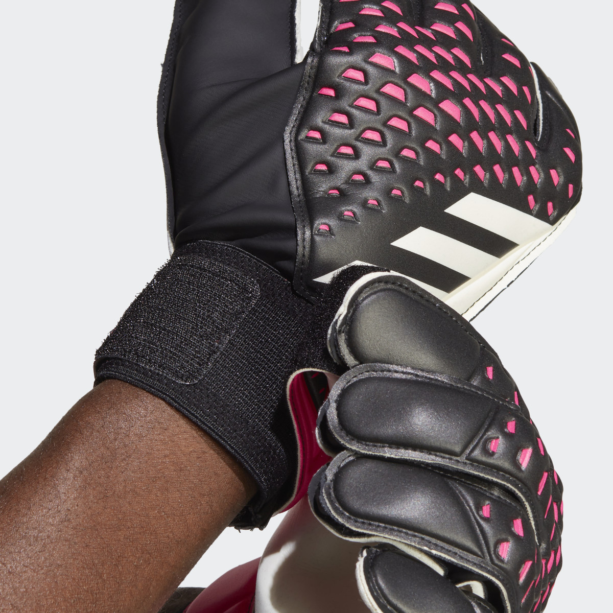 Adidas Predator Training Gloves. 4