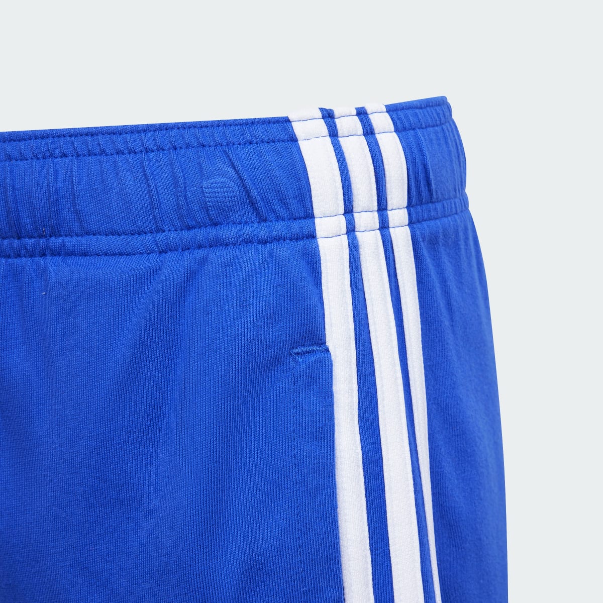 Adidas Essentials 3-Streifen Knit Shorts. 7