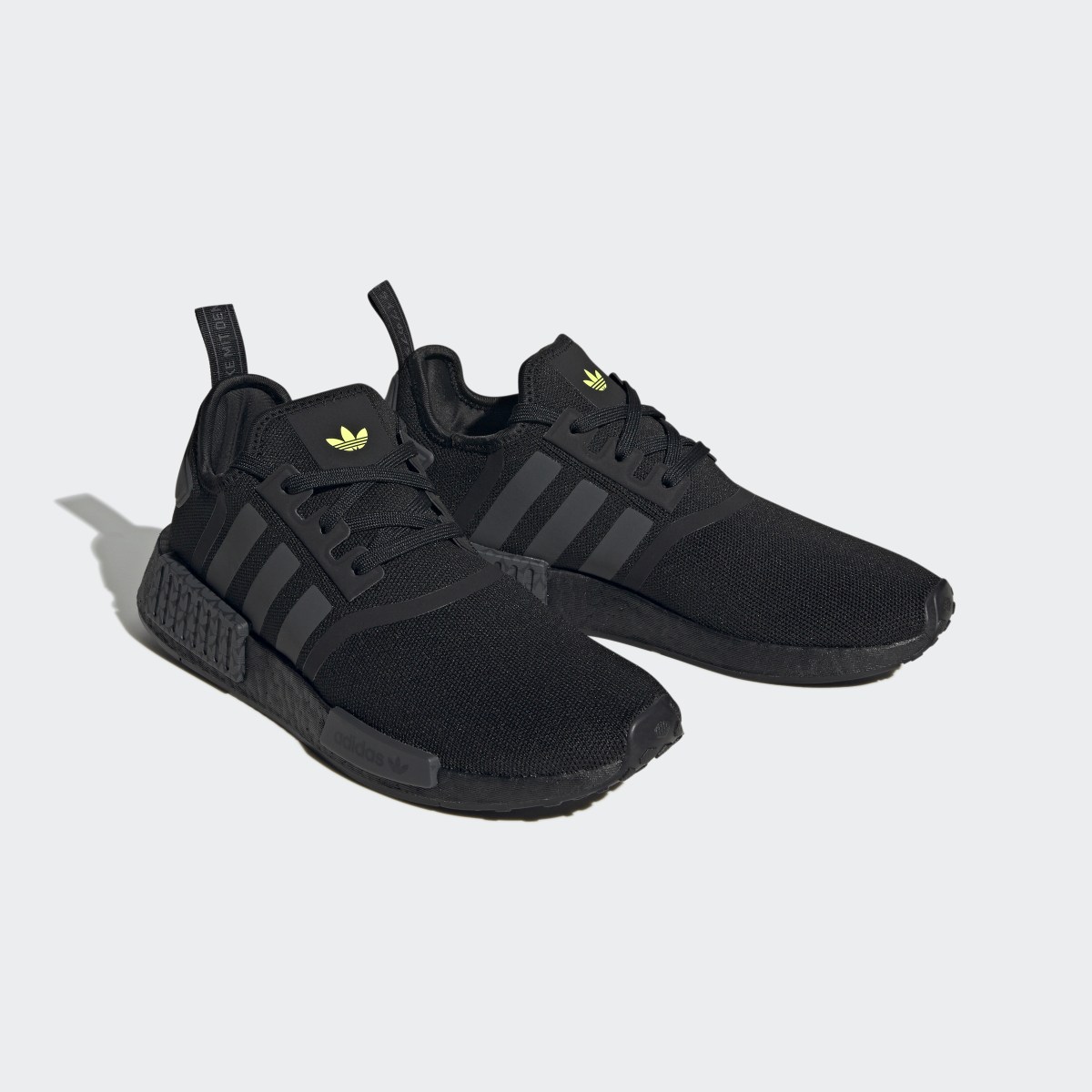 Adidas Chaussure NMD_R1. 5