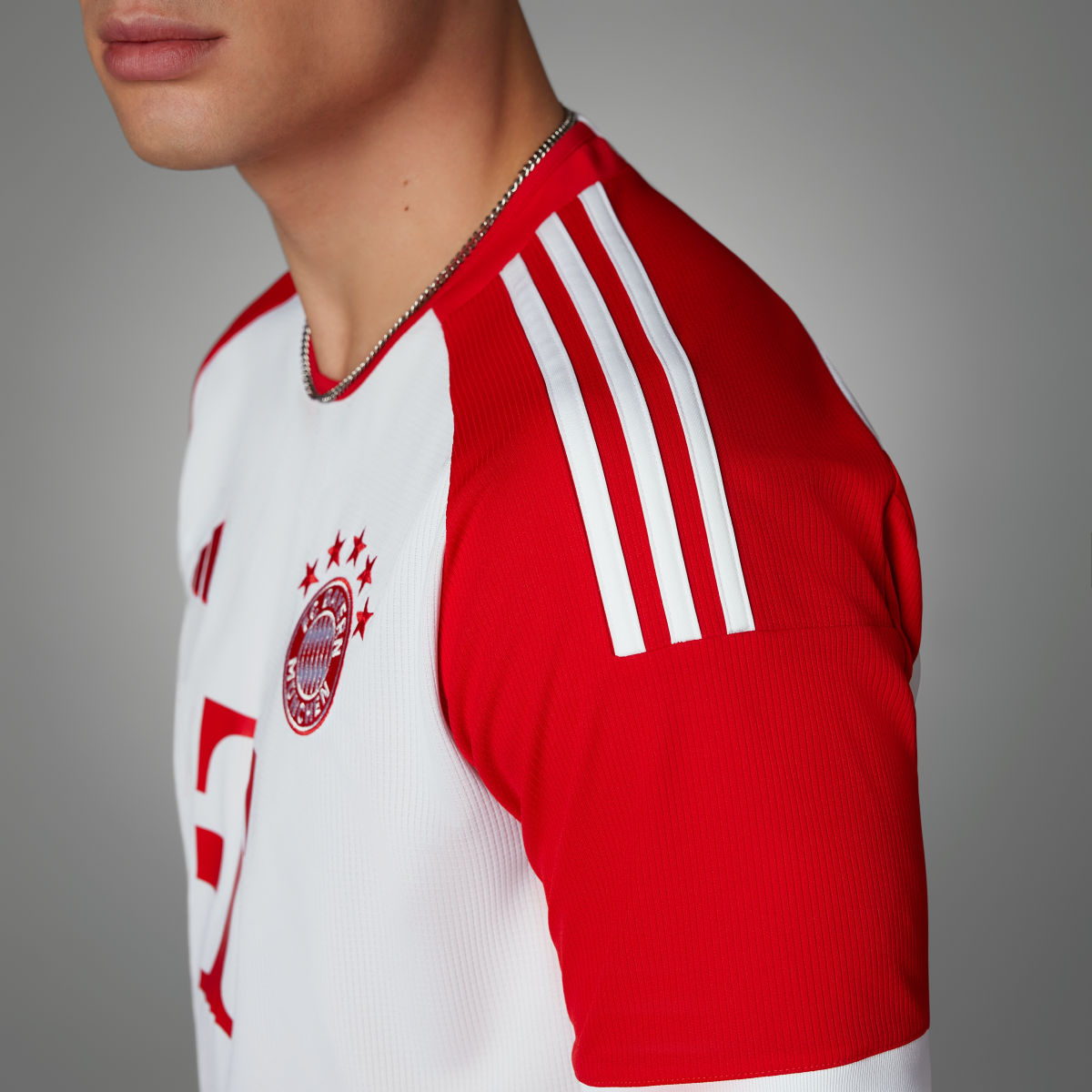 Adidas Camisola Principal 23/24 do FC Bayern München. 7