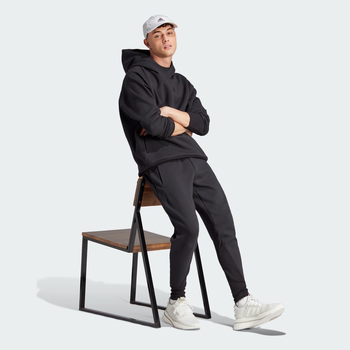 Adidas Sudadera con capucha adidas Z.N.E. Premium. 4