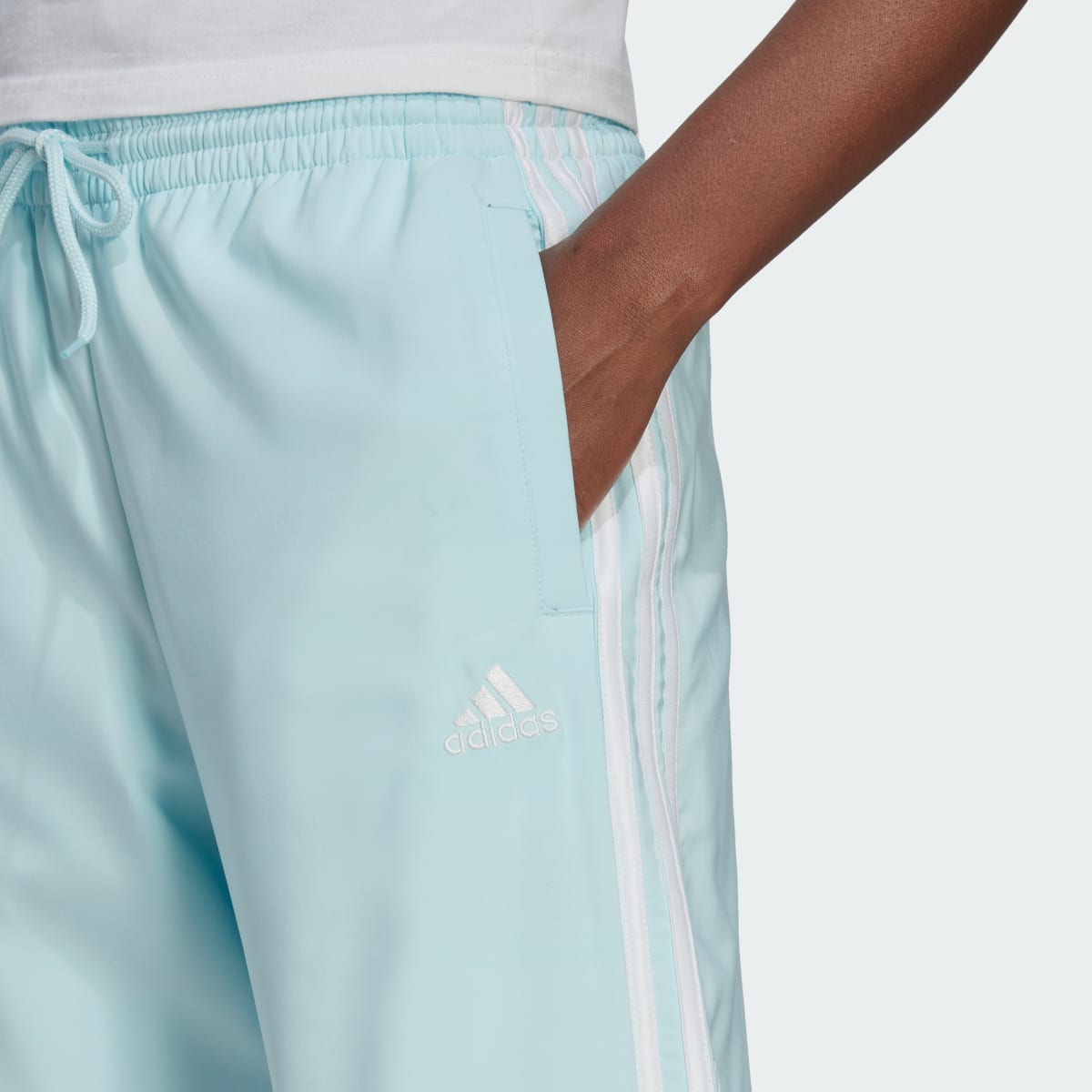 Adidas Essentials 3-Streifen Colorblock Oversized Jogginghose. 5
